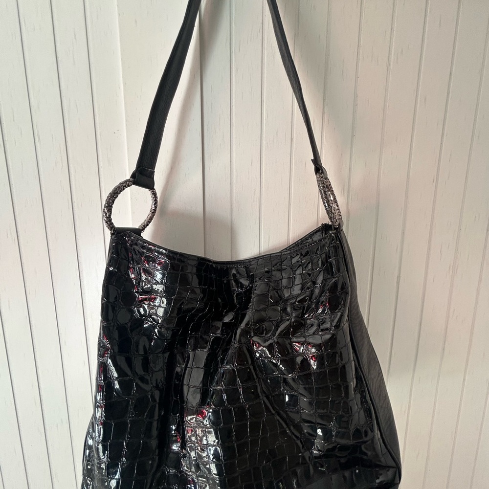 Elegant Black Croc-Embossed Women's Bag